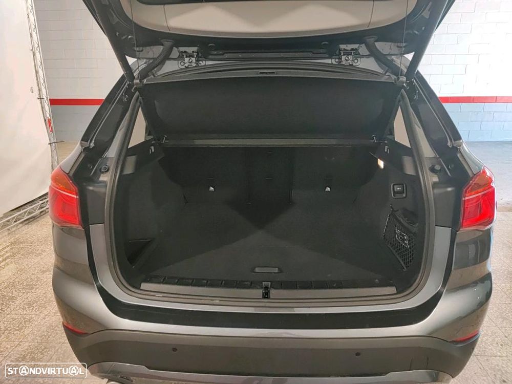 BMW X1 16 d sDrive Pack Essence Auto - 9