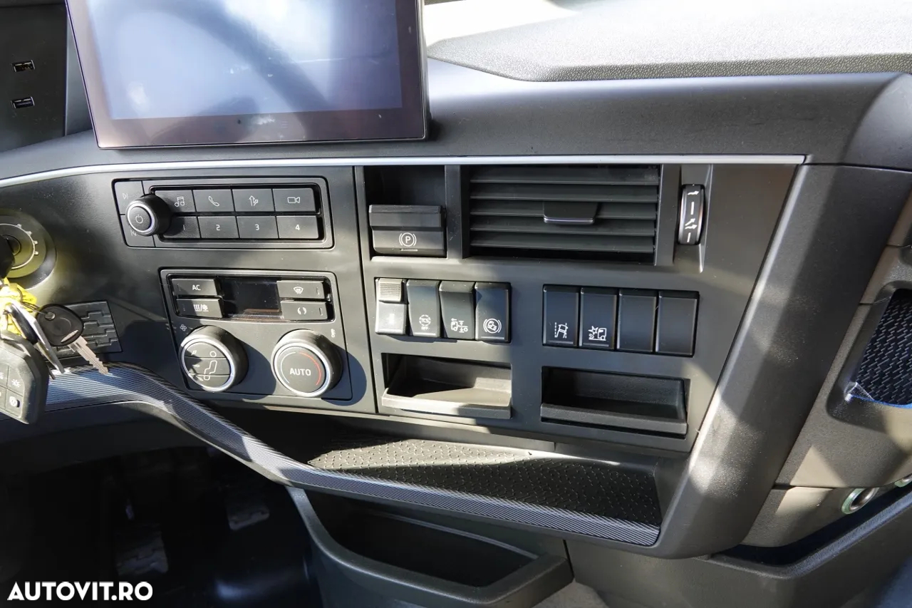Volvo FH 500 / XXL / I-PARK COOL / I-SAVE / MODEL NOU / ANVELOPE 100% / DUPĂ CONTRACTUL DE SERVICE GOLDEN - 28