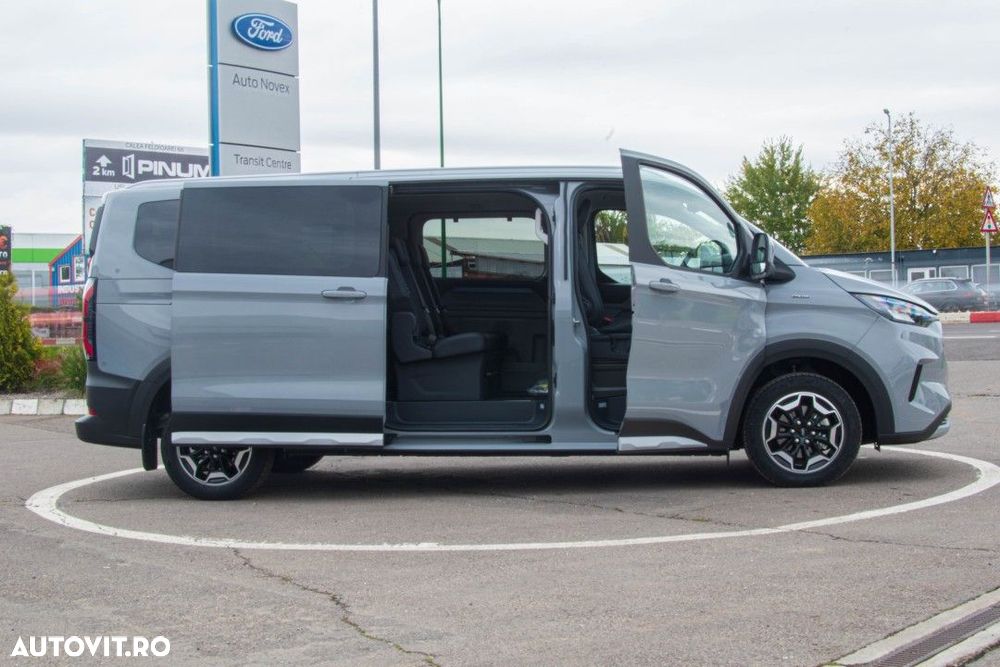 Ford Tourneo Custom - 12