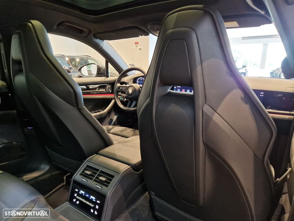 Porsche Panamera 4 - 26