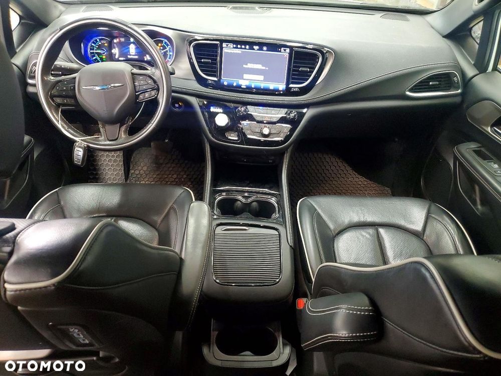 Chrysler Pacifica - 7