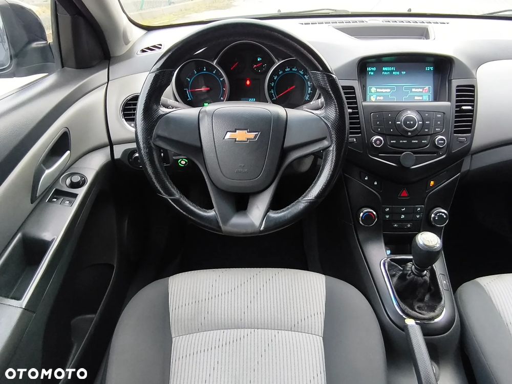 Chevrolet Cruze - 35