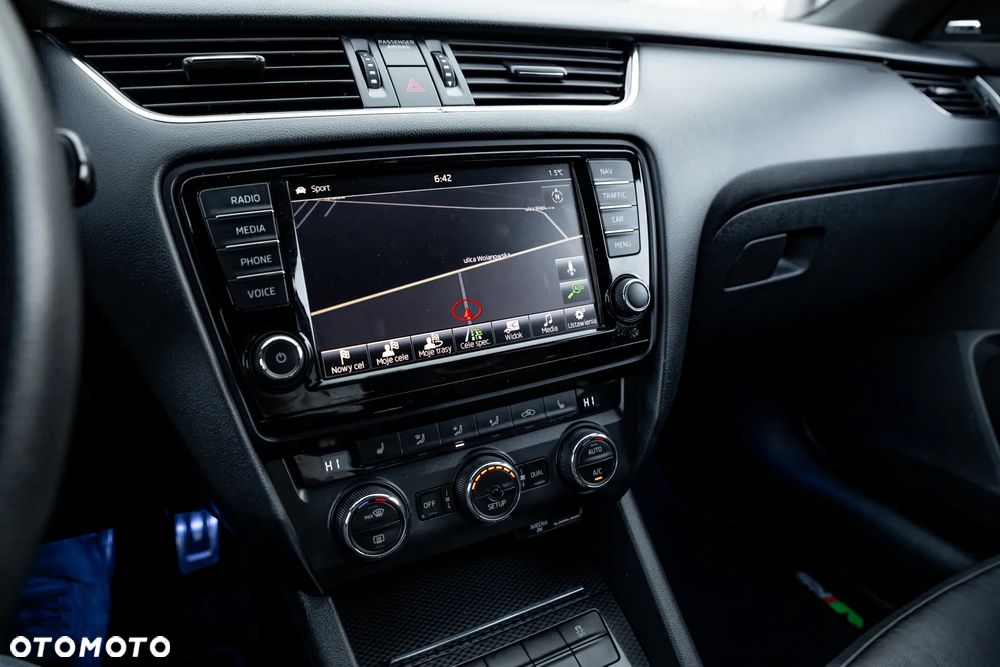 Skoda Octavia 2.0 TSI (Green tec) DSG RS - 38
