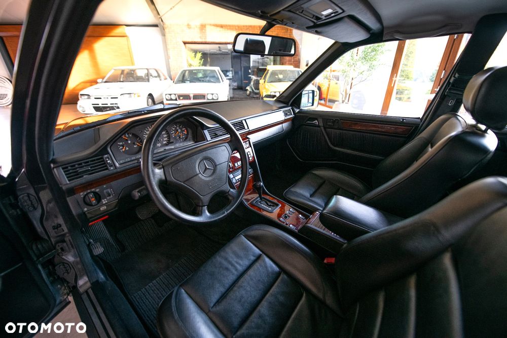 Mercedes-Benz W124 (1984-1993) - 13