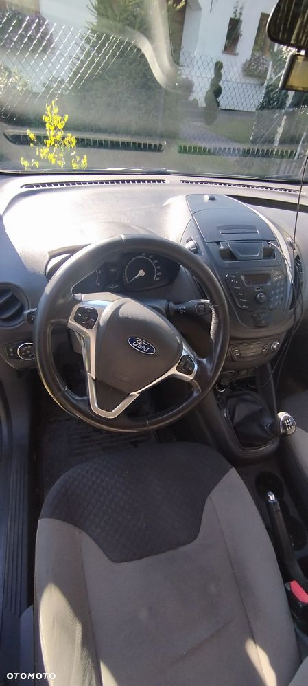 Ford Tourneo Courier - 16