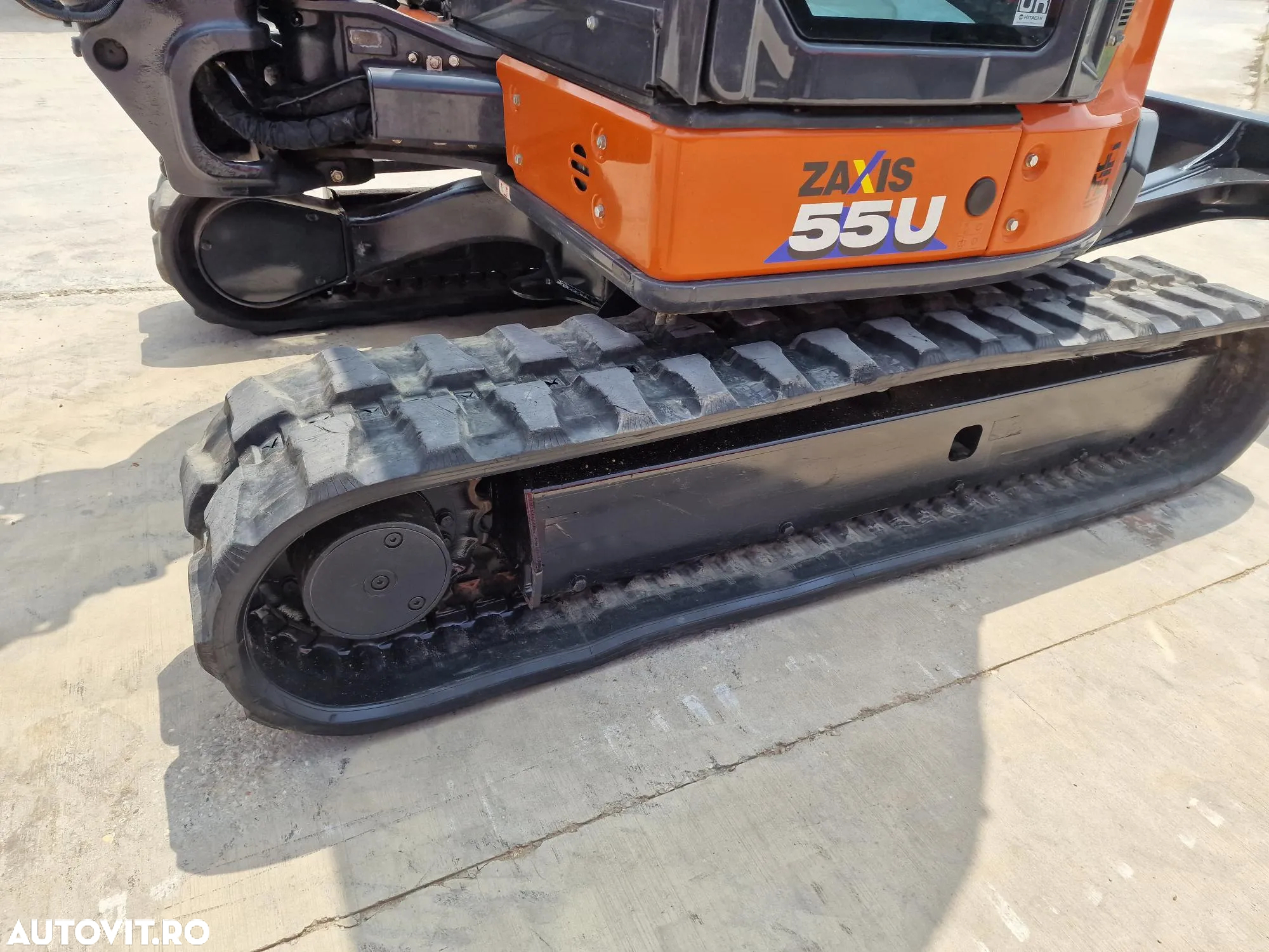 Hitachi ZX55, 5,5 tone, Cupa excavare+cupa taluz, inst picon, AC, Senile 90% ok, Computer de bord in limba romana, CA NOU, posibilitate leasing 4 ani-PROMOTIE 57900 EUR+Tva - 25