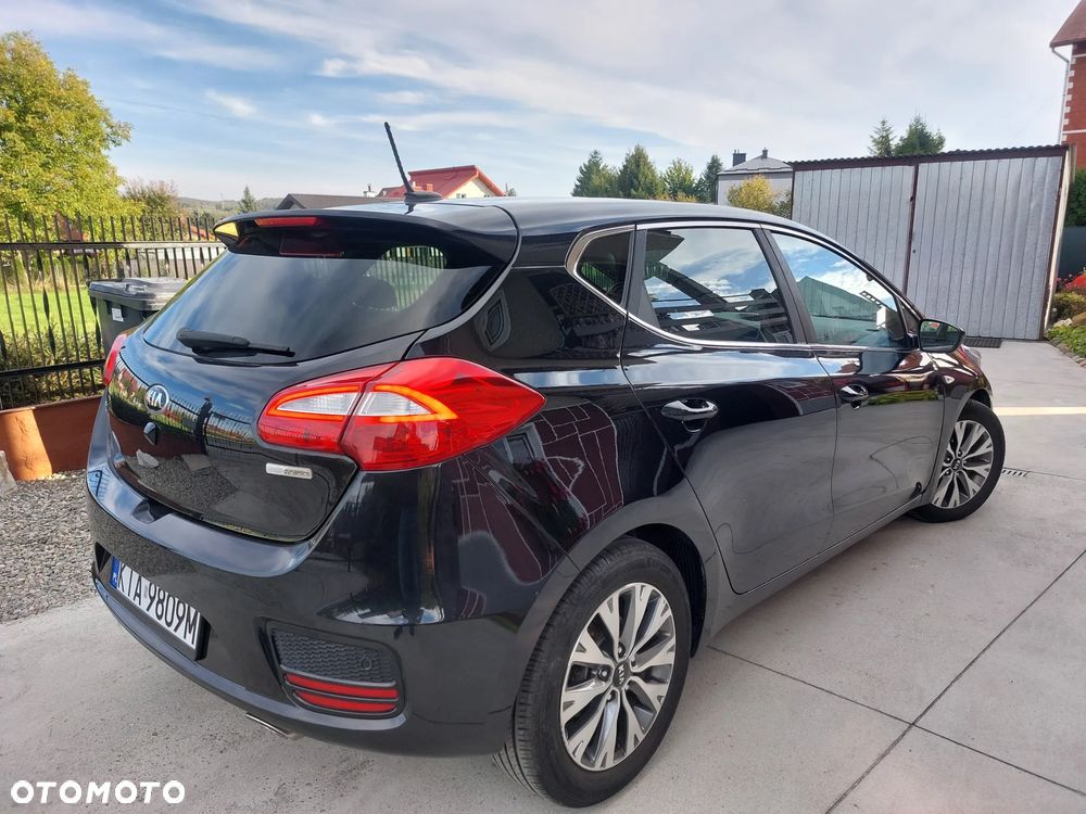 Kia Ceed 1.6 GDI ISG Dream-Team Edition - 4