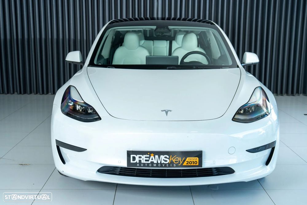 Tesla Model 3 - 3