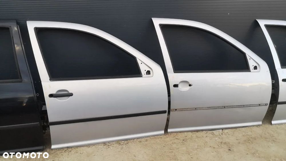 VOLKSWAGEN GOLF IV 4 HB / BORA DRZWI / KLAPA BAGAŻNIKA (dostępne wiele sztuk) - 4