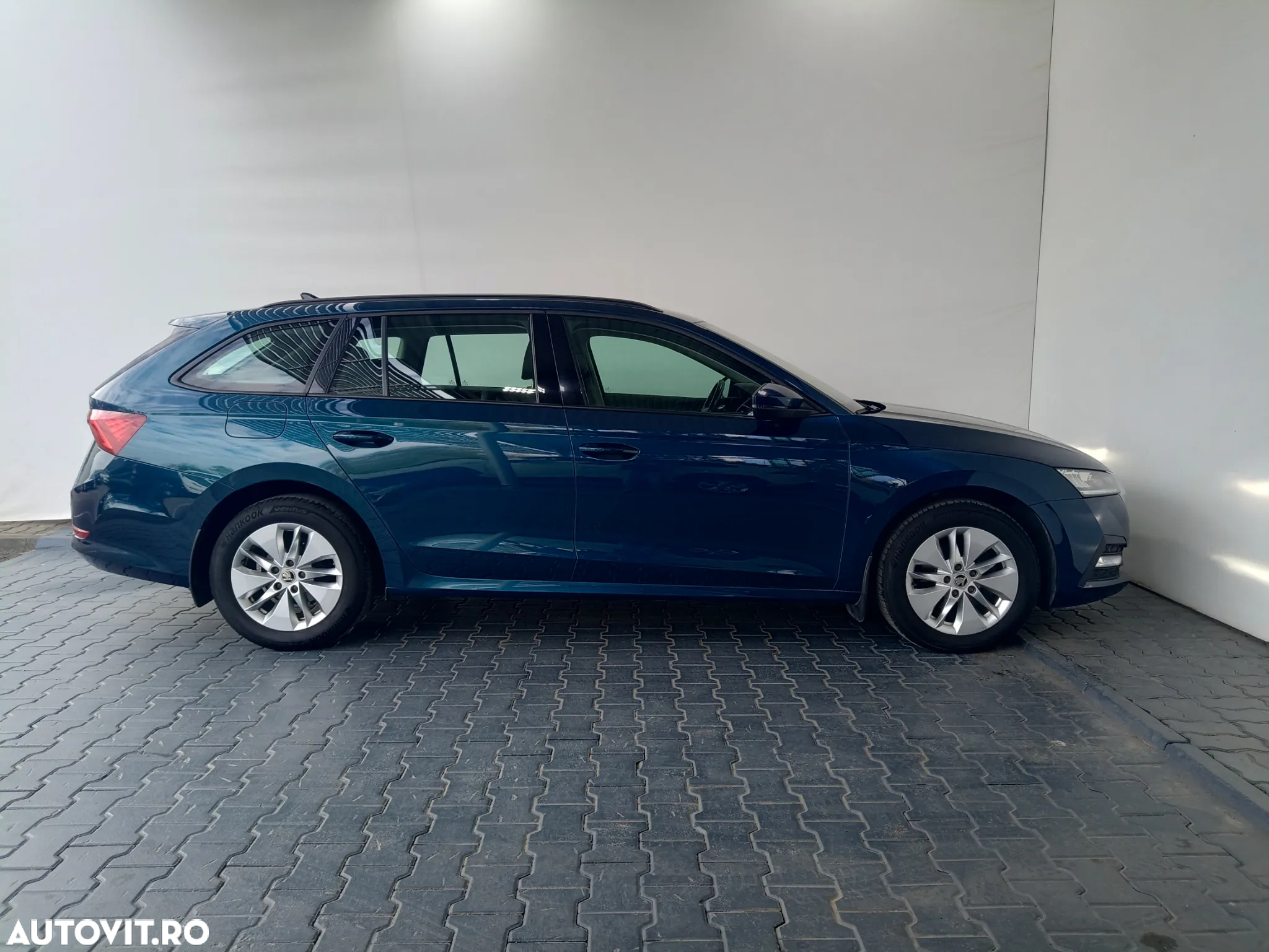 Skoda Octavia Combi 2.0 TDI DSG Ambition - 33