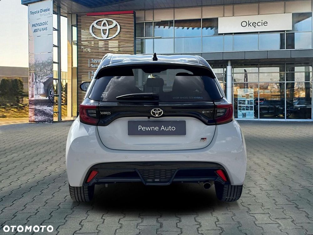 Toyota Yaris Hybrid 1.5 GR Sport - 4