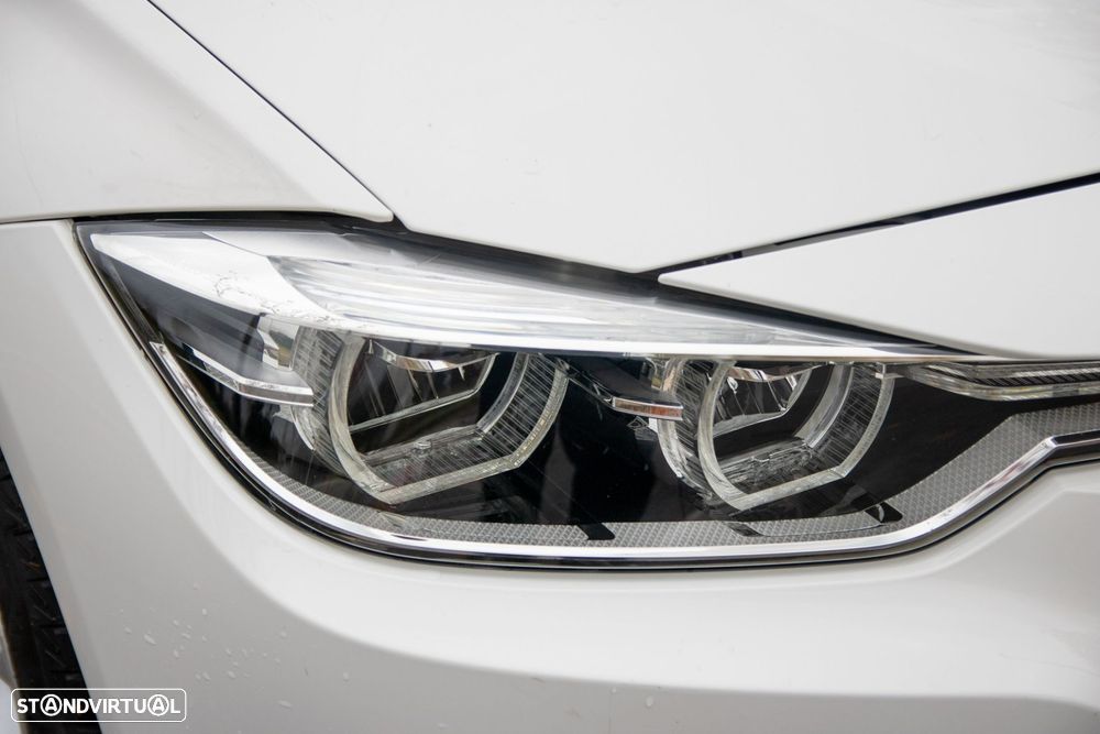 BMW 330 e iPerformance Pack M - 13