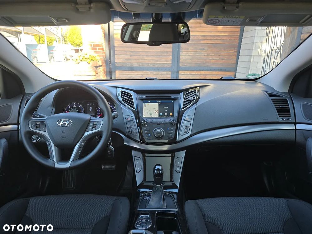 Hyundai i40 Kombi blue 1.7 CRDi DCT Premium - 16