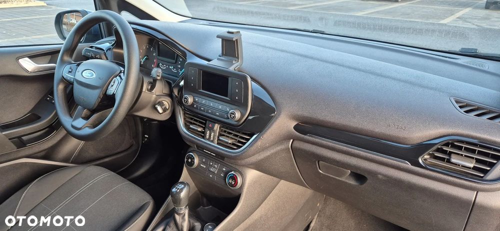 Ford Fiesta 1.1 Trend - 17