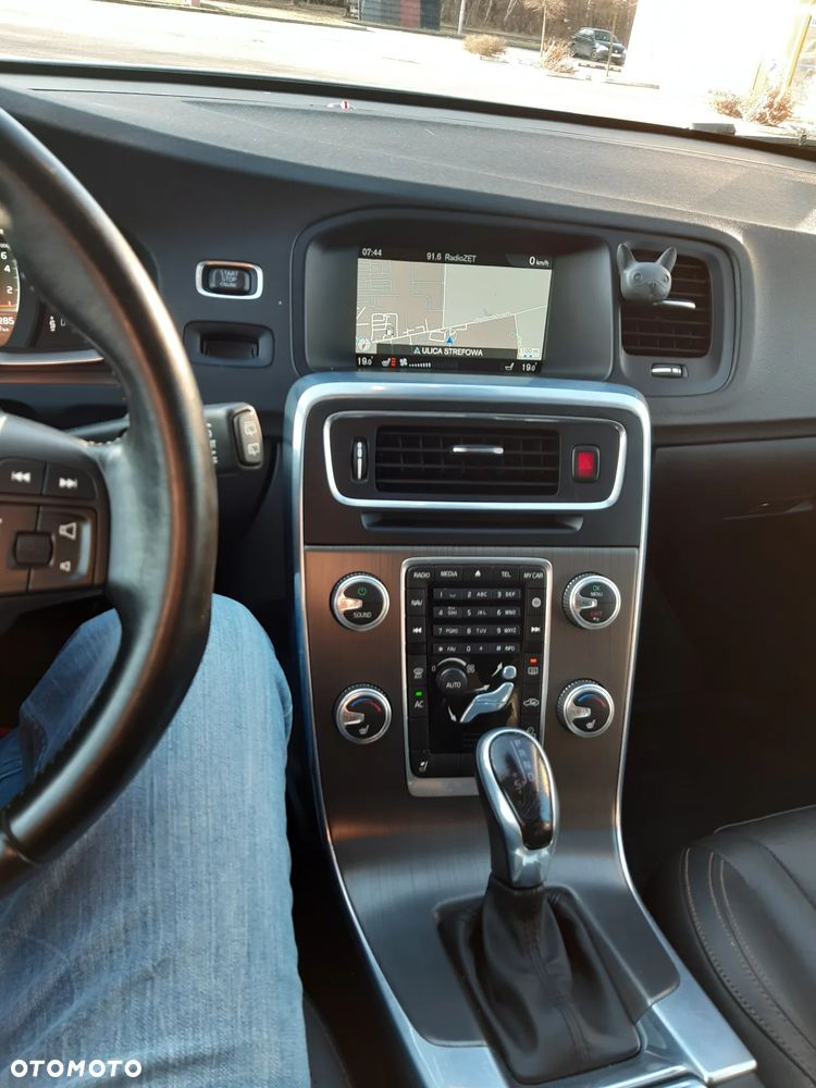 Volvo V60 Cross Country - 22