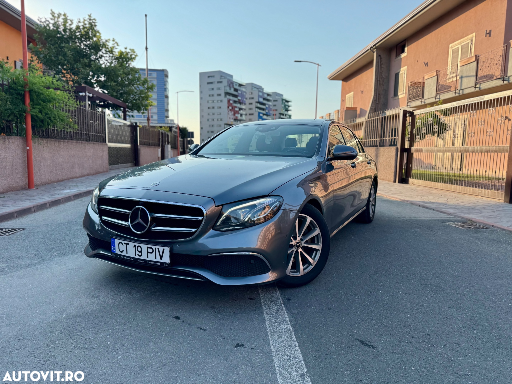 Mercedes-Benz E - 10