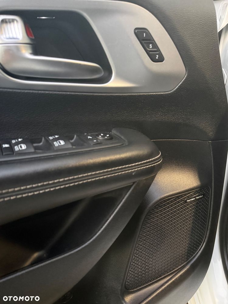 Chrysler Pacifica - 11