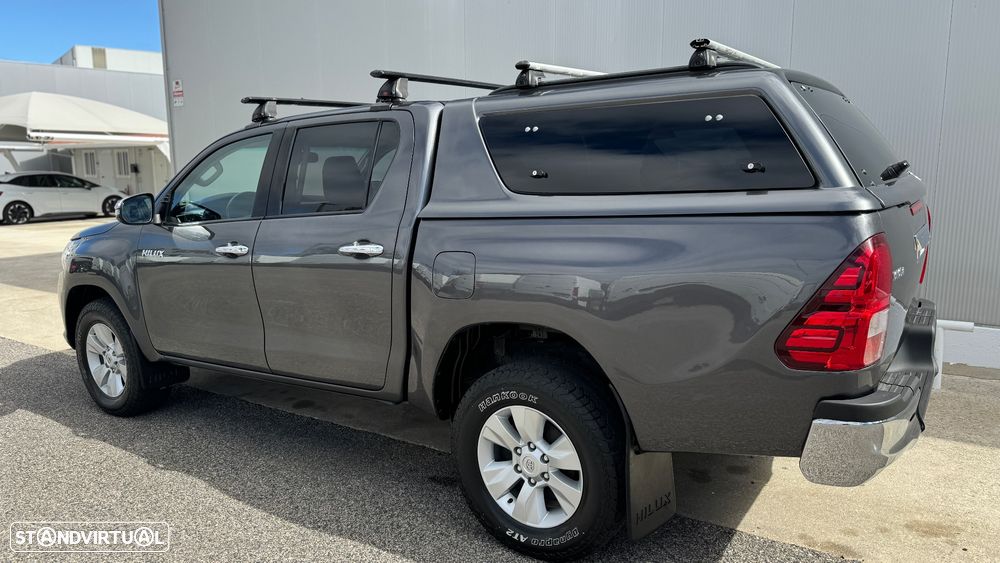 Toyota Hilux 2.4 D-4D 4WD CD Tracker - 19