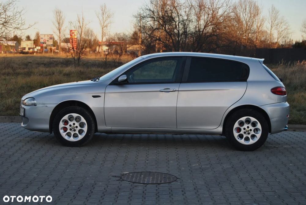 Alfa Romeo 147 1.6 Twin Spark 16V 120 - 16