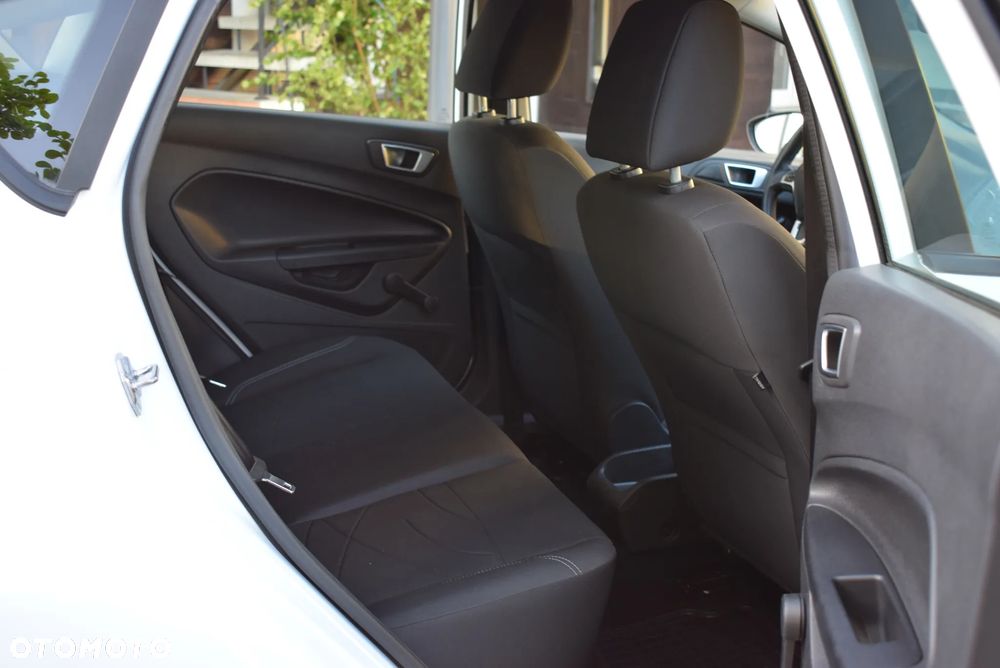 Ford Fiesta 1.25 Celebration - 13