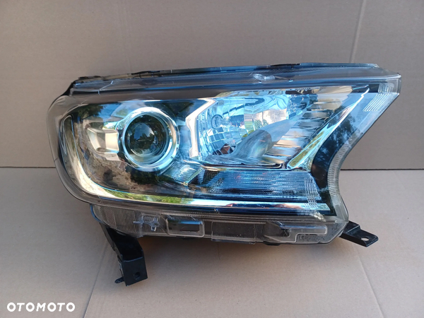 Lampa przednia prawa Ford Ranger IV 4 lift oryg 2016-