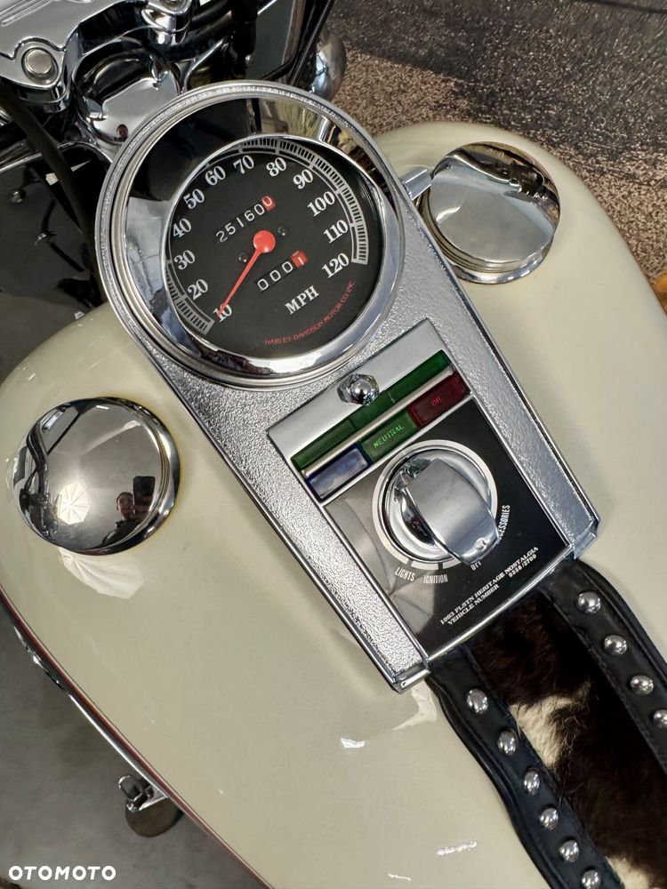 Harley-Davidson Softail Heritage Classic - 11