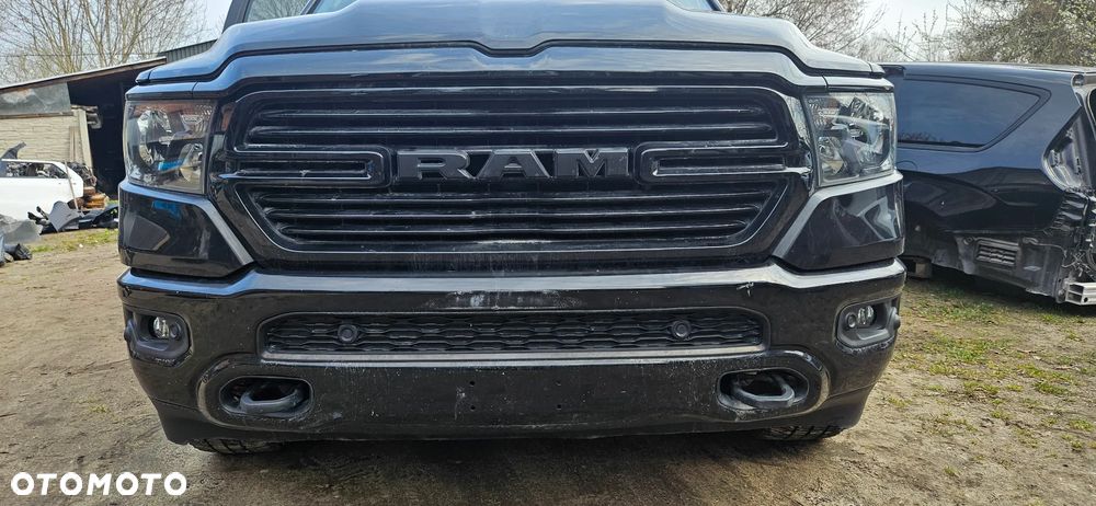 RAM 1500 V 5 2019- Big Horn 5.7 HEMI KOLOR PXJ Kompletny przód Maska Zderzak Reflektor Lampa Błotnik Pas Wzmocnienie czołowe chłodnice Komplet chłodnic z wentylatorem Listwa Maskownica - 3