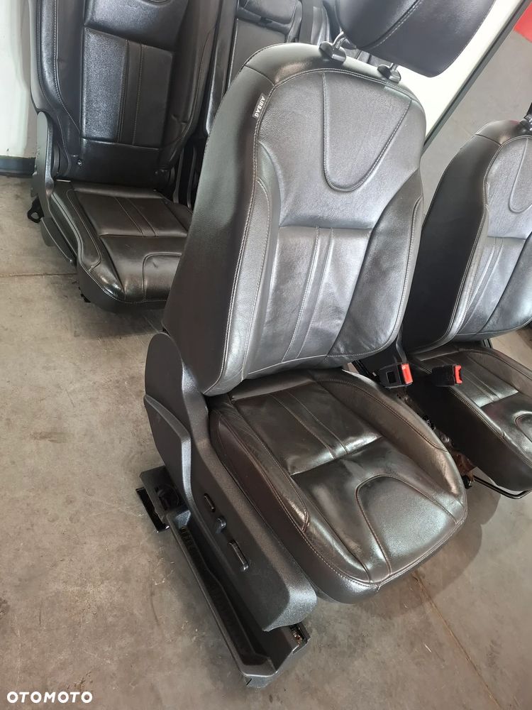 Fotele przód kanapa tył komplet skóra Ford Kuga Mk2 2015 rok Grzane brak poduszek anglia - 2