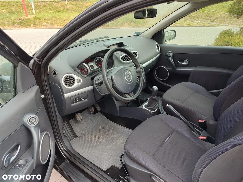 Renault Clio - 7