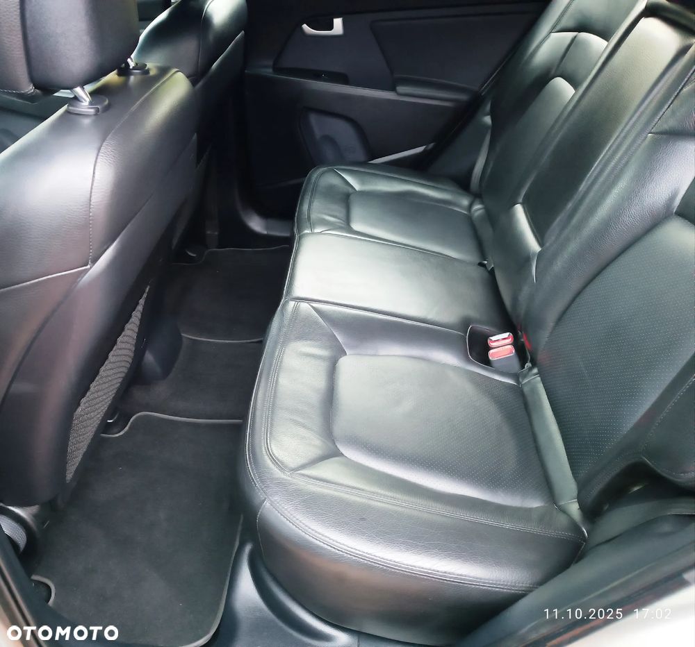 Kia Sportage 1.7 CRDI 2WD ISG Dream-Team Edition - 10