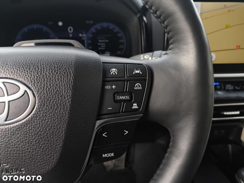 Toyota Camry - 17