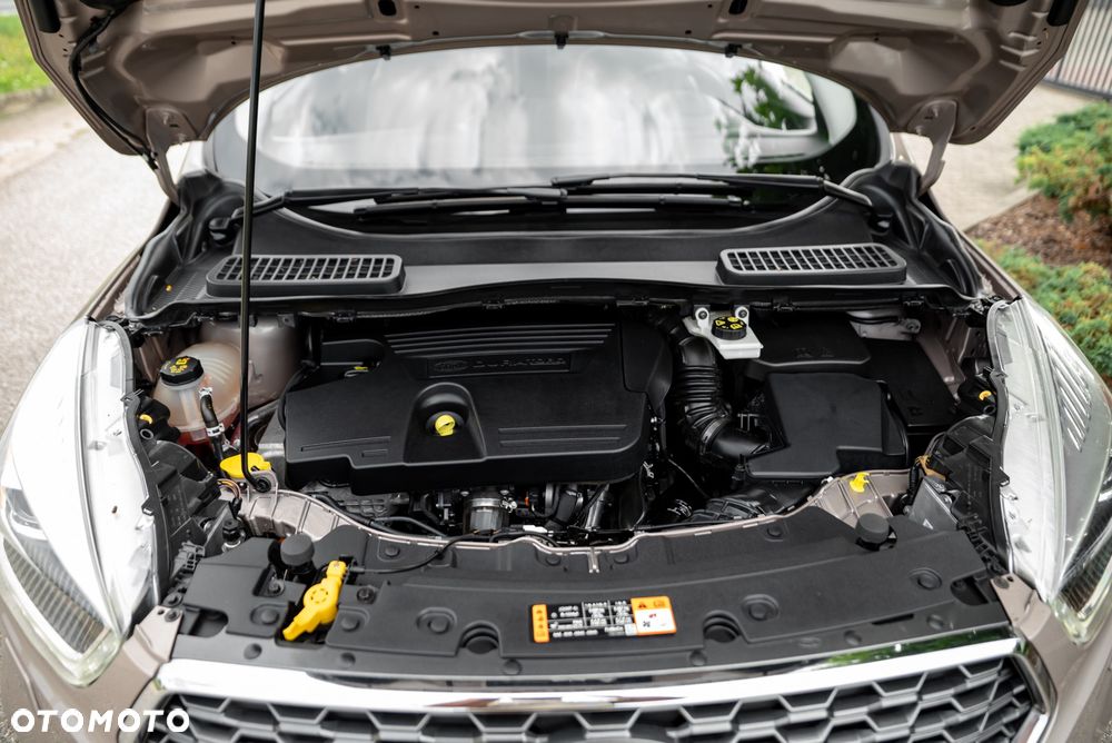 Ford Kuga 2.0 TDCi 4x4 Vignale - 37