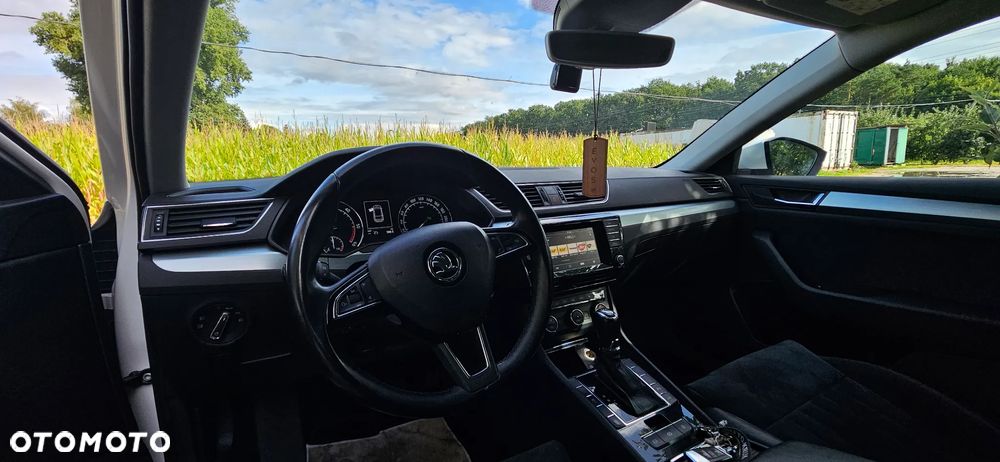 Skoda Superb 2.0 TDI Sportline DSG - 7