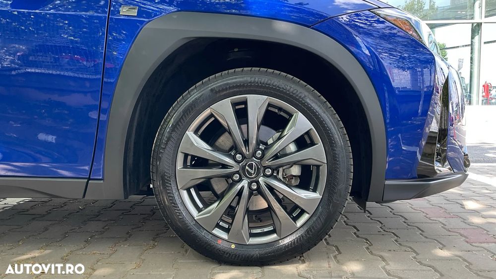 Lexus UX 300h AWD CVT HEV Business - 16