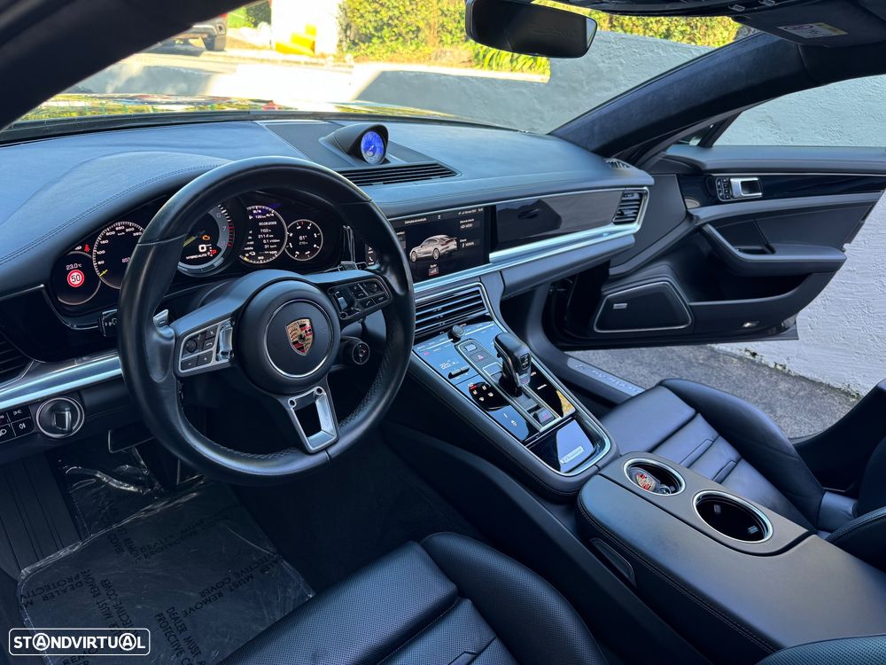 Porsche Panamera - 22