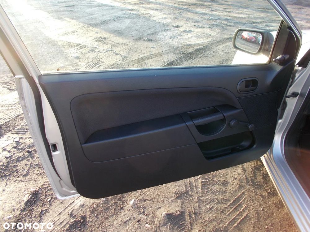 Ford Fiesta 1.3 Style - 21