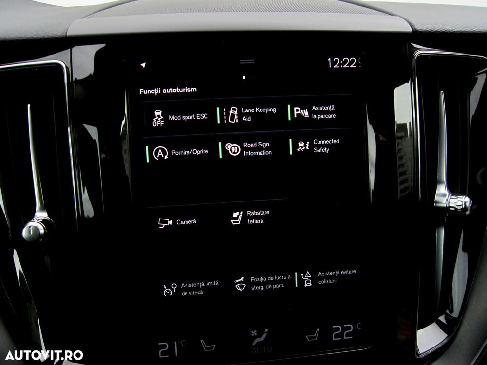 Volvo XC 60 B4 MHEV AT8 FWD Momentum Pro - 12
