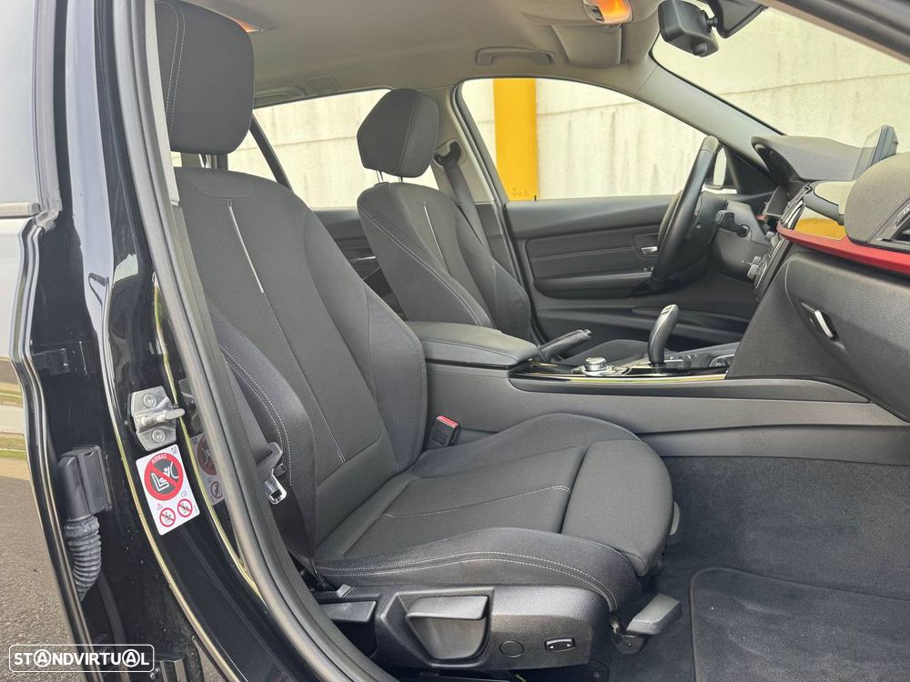 BMW 318 d Auto Line Sport - 13