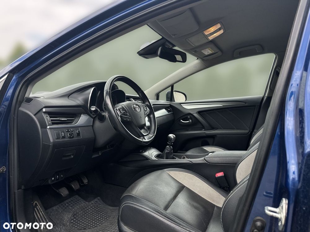 Toyota Avensis 2.0 D-4D Premium - 12