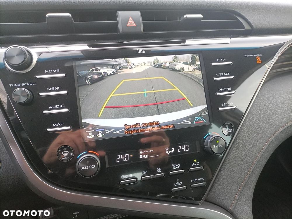 Toyota Camry 2.5 Hybrid Executive CVT - 20