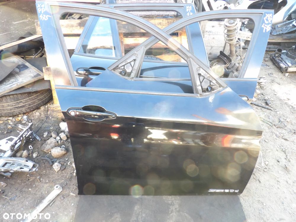 BMW - X1,E84 - KOLOR 475 - DRZWI PRAWY PRZÓD - 1