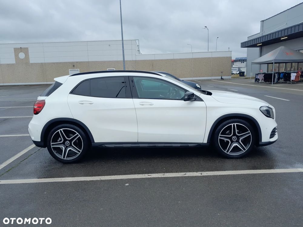 Mercedes-Benz GLA 200 7G-DCT AMG Line - 7