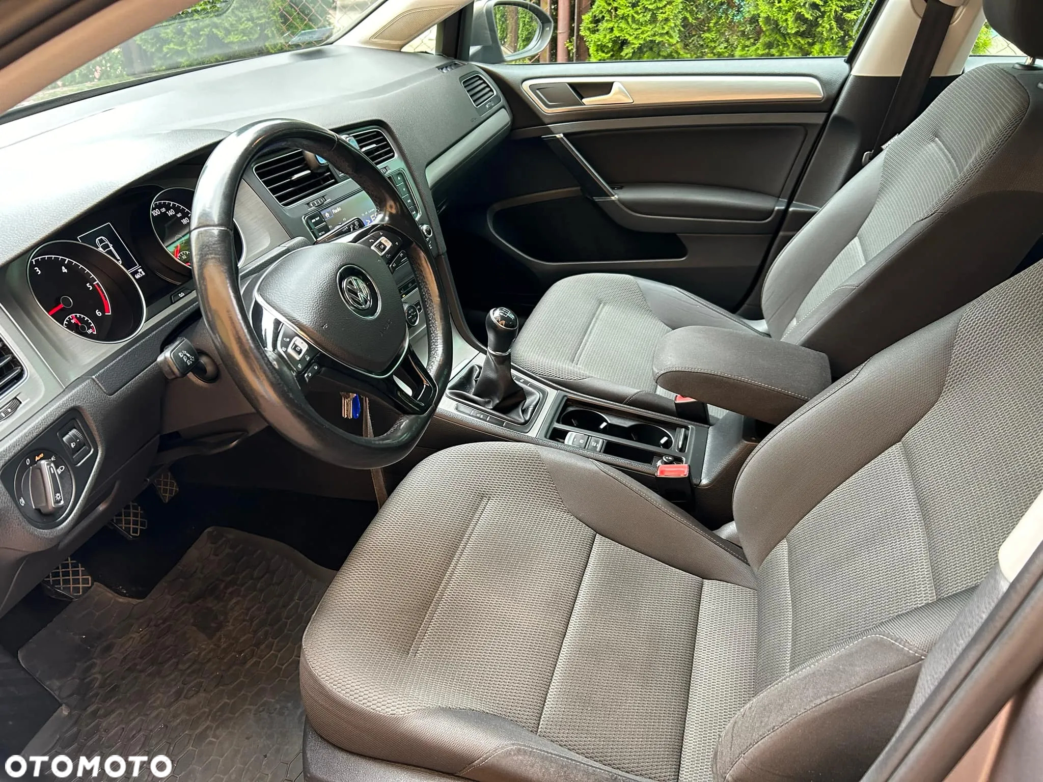 Volkswagen Golf - 9