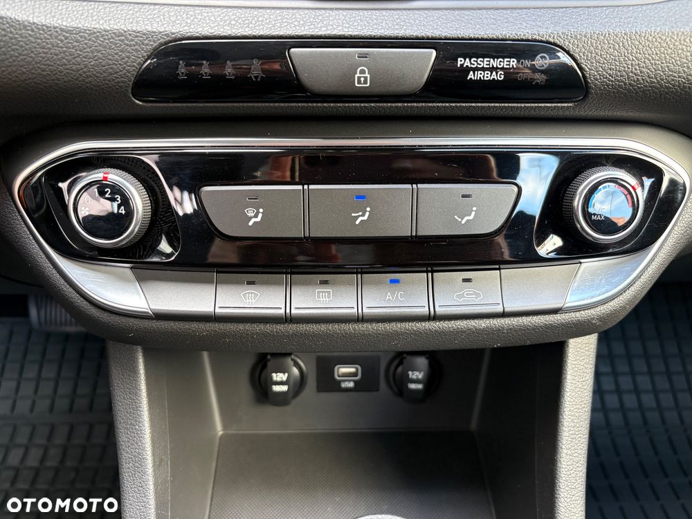 Hyundai i30 1.0 T-GDI Classic + DCT - 17
