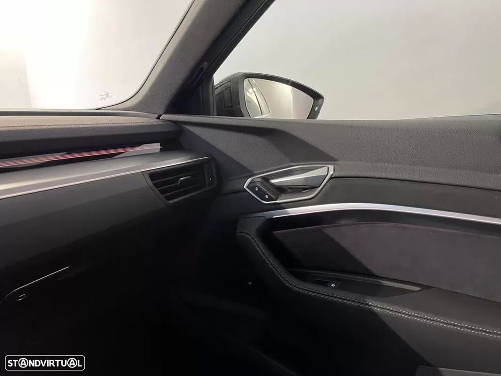 Audi Q8 e-Tron Sportback 50 quattro S line - 32