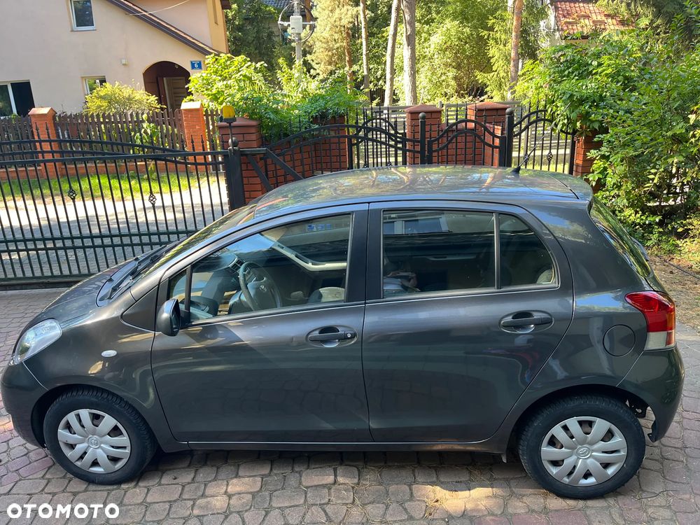 Toyota Yaris - 5