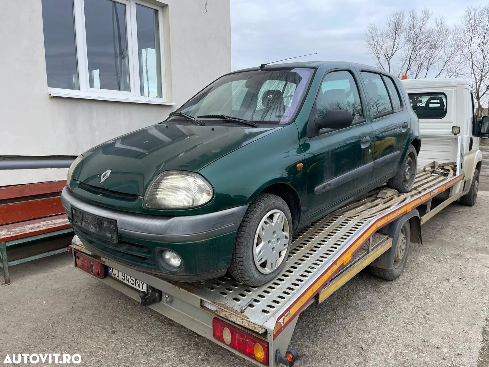 Dezmembrez Renault Clio - 1