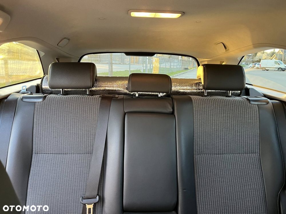 Toyota Auris Hybrid 135 Selection - 17