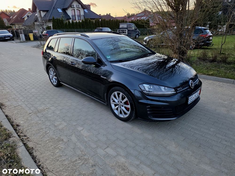 Volkswagen Golf - 3