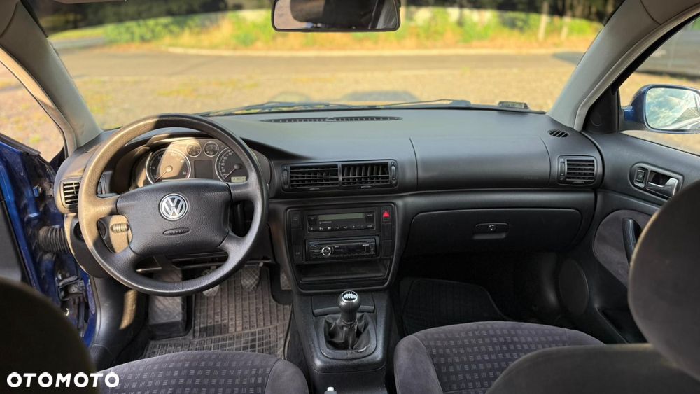 Volkswagen Passat 1.9 TDI Highline - 10
